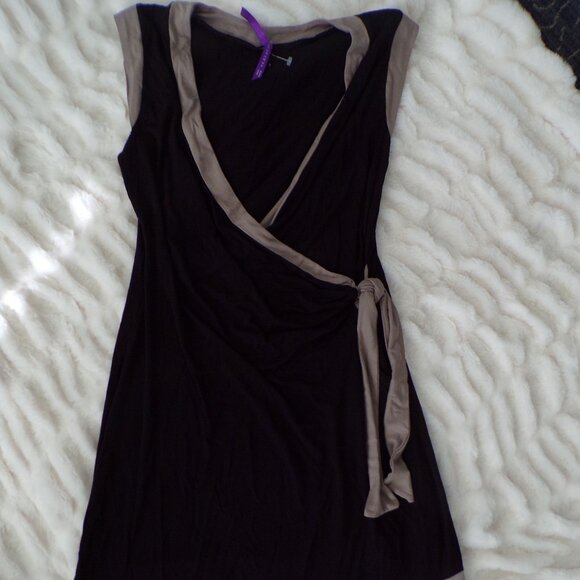 Seraphine colorblock black and tan maternity dress 6 - Picture 1 of 8